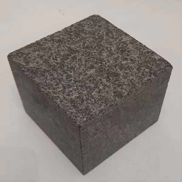 Kostka gabro cięto-palona 10x10x5 cm